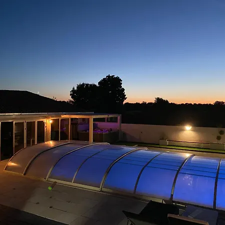 Gite Piscine Chauffee & Jacuzzi / Marais Poitevin