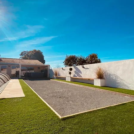 Gite Piscine Chauffee & Jacuzzi / Marais Poitevin Holiday home Coulon