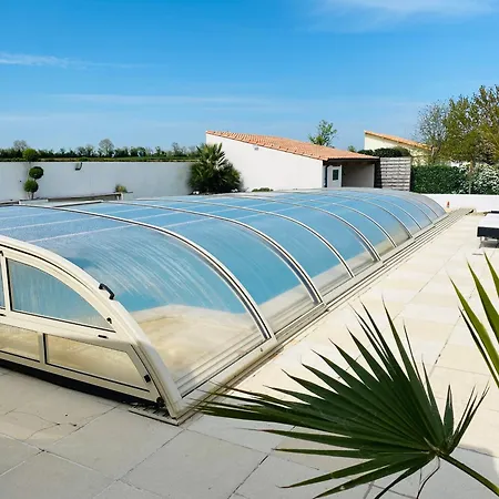 Holiday home Gite Piscine Chauffee & Jacuzzi / Marais Poitevin *