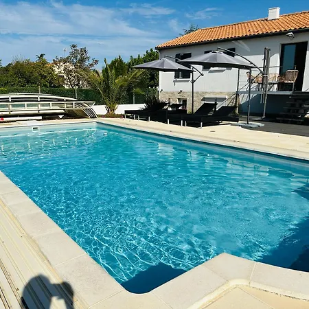 Gite Piscine Chauffee & Jacuzzi / Marais Poitevin *