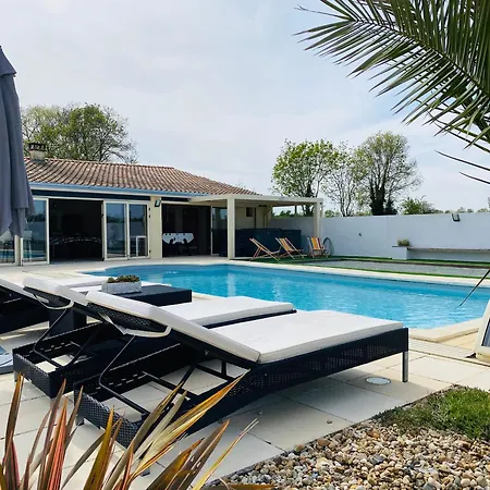 Gite Piscine Chauffee & Jacuzzi / Marais Poitevin