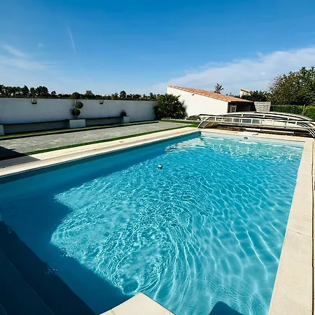 Holiday home Gite Piscine Chauffee & Jacuzzi / Marais Poitevin Coulon