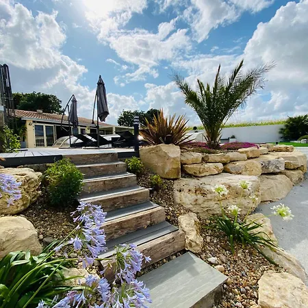 Gite Piscine Chauffee & Jacuzzi / Marais Poitevin Holiday home Coulon
